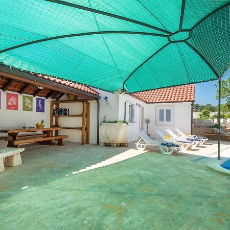 Skrika Сasa de vacaciones