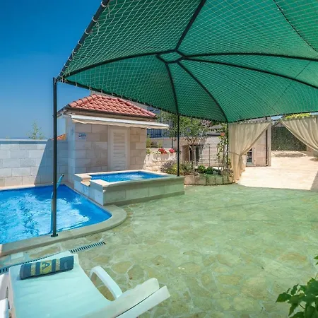 Skrika Сasa de vacaciones Škrip